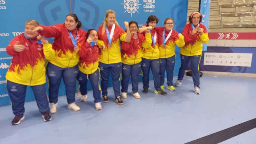 medalla de bronce para la selección femenina de floorball adaptado en turín 2025